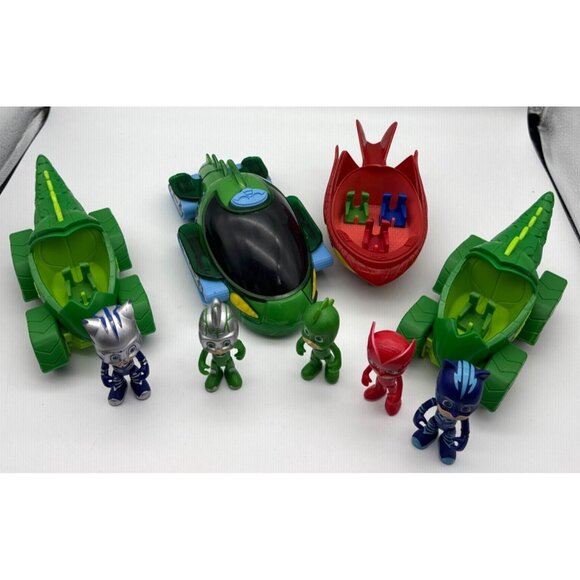 Hasbro PJ Masks Mixed Figures Lot of 9- Toys Action Figures & Vehicles - Picture 1 of 5